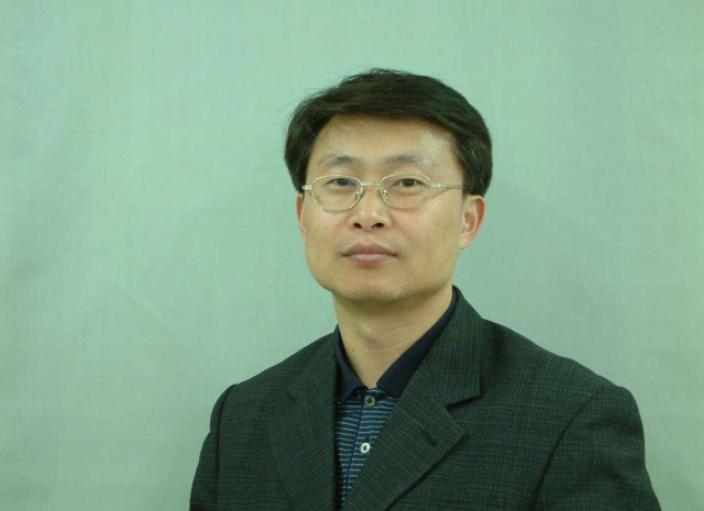 해직 17년만에 상주시청에 복직한 왕준연씨