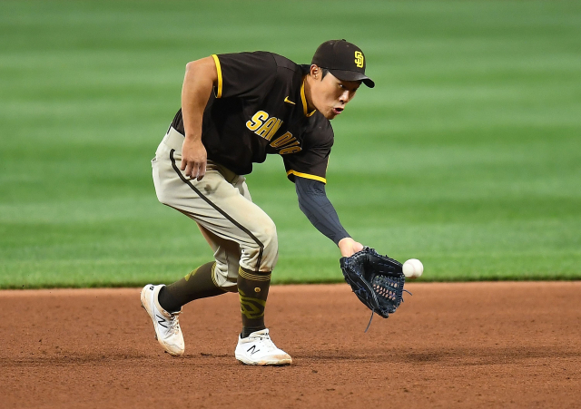 15일 미국 펜실베이니아주 피츠버그 PNC파크에서 열린 MLB 피츠버그 파이리츠와 원정경기에서 수비하는 샌디에이고 파드리스 내야수 김하성. 연합뉴스