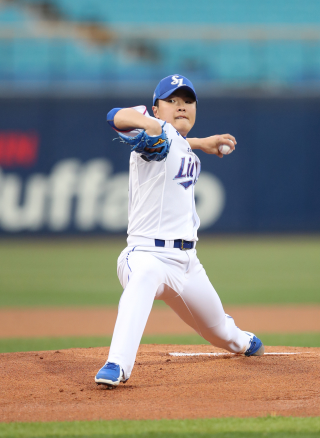 삼성라이온즈 선발 이승민이 20일 대구삼성라이온즈파크에서 열린 SSG랜더스와의 경기에서 역투하고 있다. 삼성라이온즈 제공