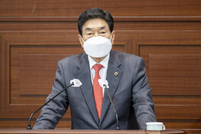 23일 경북도의회 제323회 임시회 제1차 본회의에 도정질문을 하고 있는 임무석 도의원. 경북도의회 제공