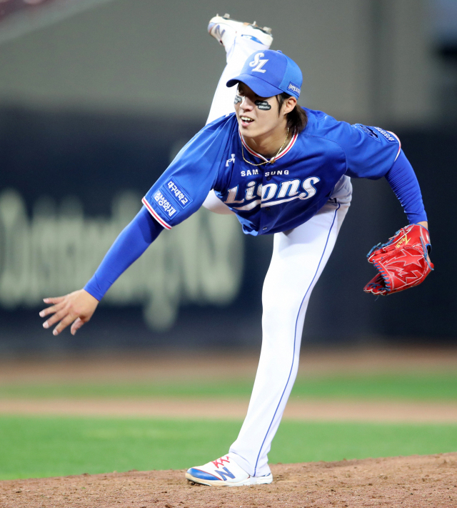 삼성라이온즈 원태인이 24일 광주기아챔피언스필드에서 열린 기아타이거즈와의 경기, 선발 투수로 마운드에 올라 역투하고 있다. 삼성라이온즈 제공