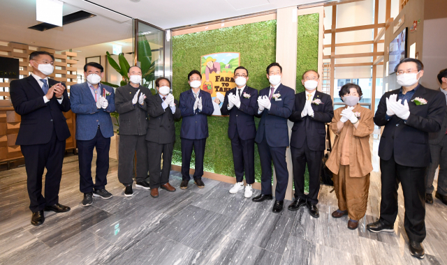 29일 대구 메리어트 호텔에서 열린 경북 농·특산물 홍보·판매 행사 참석자들이 