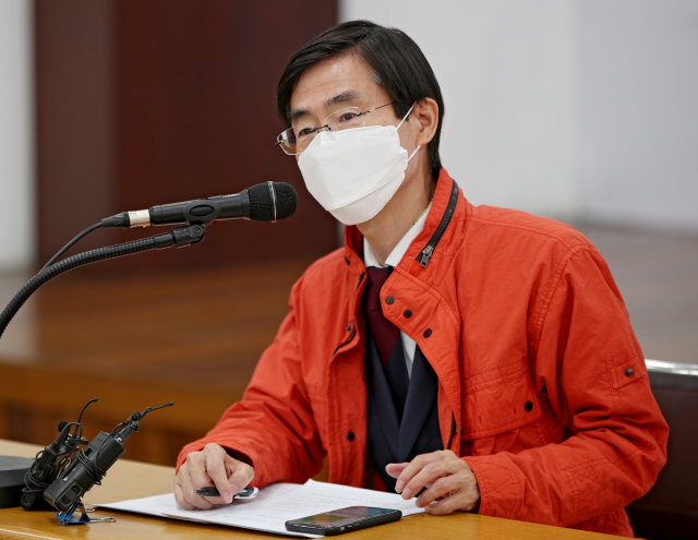 국민의힘 조경태 의원이 30일 오후 대구 수성구 국민의힘 대구시당에서 기자간담회를 하고 있다. 김영진 기자 kyjmaeil@imaeil.com