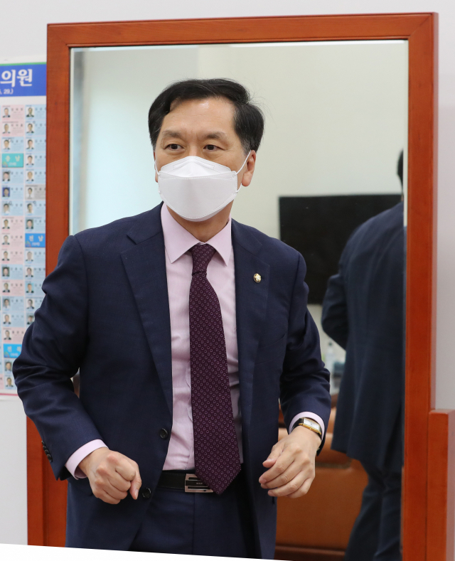 국민의힘 김기현 새 원내대표가 2일 서울 여의도 국회에서 열린 출입기자단 간담회에 참석하고 있다. 연합뉴스