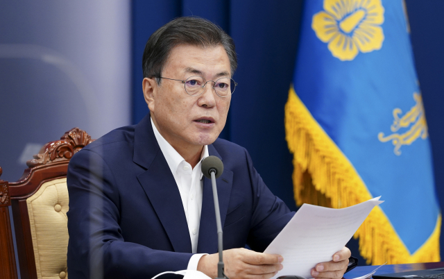 문재인 대통령이 3일 오후 청와대에서 열린 2차 특별 방역 점검회의에서 발언하고 있다. 연합뉴스