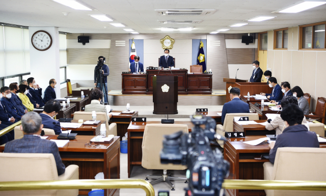 군위군의회는 3일 제256회 임시회 1차 본회의를 열었다. 군위군의회 제공