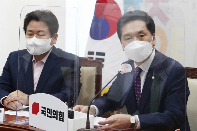국민의힘 김기현 당대표 권한대행 겸 원내대표가 6일 오후 서울 여의도 국회에서 열린 전당대회 준비위원회 1차 회의에서 발언을 하고 있다. 연합뉴스