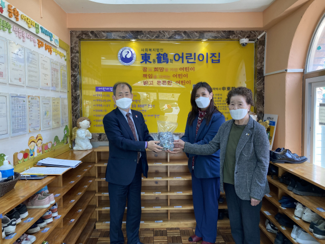 (왼쪽부터) 최봉태 변호사, 김성수 동학어린이집 이사장, 신동학 상임대표. 국채보상운동기념사업회 제공