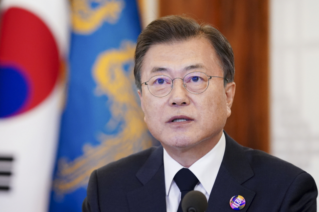 문재인 대통령이 22일 청와대 상춘재에서 화상으로 열린 기후정상회의에 참석, 발언하고 있다. 연합뉴스
