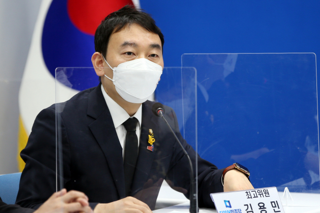 7일 오전 광주 서구 더불어민주당 광주시당에서 열린 신임 지도부의 첫 현장 최고위원회의에서 김용민 최고위원이 발언하고 있다. 연합뉴스