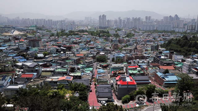 9일 대구시 북구 산격1동 산중턱에 자리한 서당골 마을. 휴일인데도 인적이 드문 모습이다. 이곳은 거주자가 계속 줄어 토착민만 남아 쇠퇴의 길에 접어들었다. 우태욱 기자 woo@imaeil.com