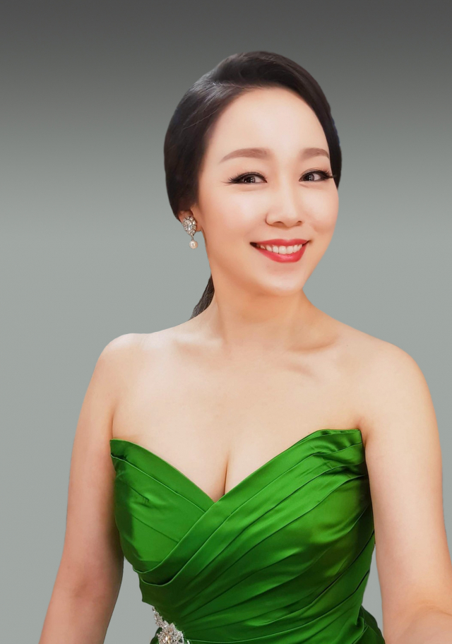 15일 대구오페라하우스에서 테너 권재희와 듀오 콘서트를 갖는 소프라노 이윤경. 대구오페라하우스 제공