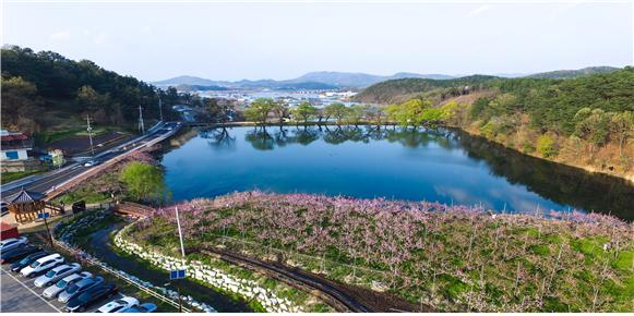사진찍기 촬영지로 유명한 경산시 남산면 반곡지 모습, 경산시 제공
