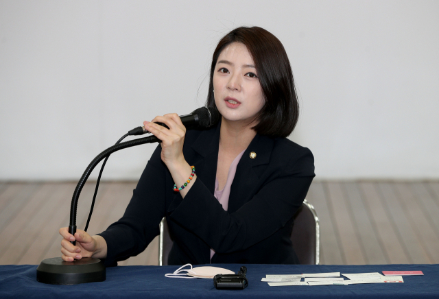 배현진 국민의힘 최고위원 후보가 21일 오전 대구 수성구 국민의힘 대구시당에서 열린 기자간담회에서 모두발언을 하고 있다. 김영진 기자 kyjmaeil@imaeil.com