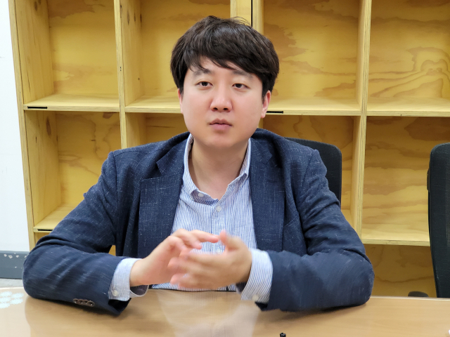 이준석 전 최고위원이 24일 매일신문과 인터뷰를 하고 있다. 김근우 기자