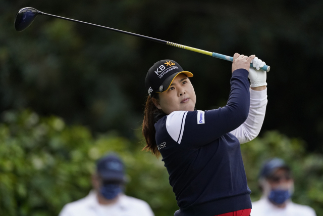 지난 21일(현지시간) 미국여자프로골프(LPGA) 투어 휴젤·에어 프리미어 LA 오픈 1라운드 10번 홀에서 세계랭킹 2위 박인비(한국·33)가 티샷을 하고 있다. 연합뉴스