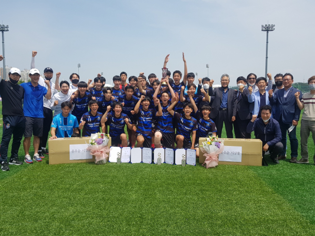 제45회 문화체육관광부장관기 전국 고교 축구대회에서 준우승을 차지한 대구공업고등학교 축구부. 대구시교육청 제공