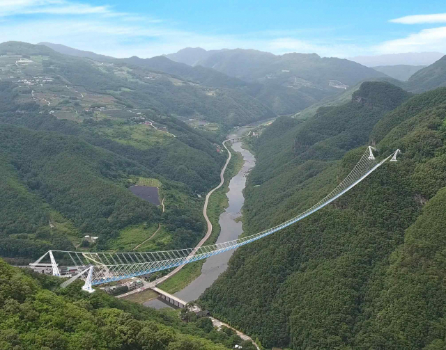 봉화군이 야심차게 추진중인 청량산 모험의 다리 조감도. 봉화군 제공