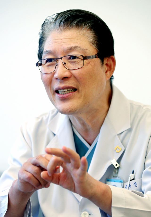15일 개원 30주년을 맞이하는 구병원 구자일 원장. 김영진 기자 kyjmaeil@imaeil.com
