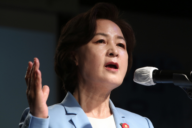 추미애 전 법무부 장관이 23일 경기 파주시 헤이리의 한 스튜디오에서 