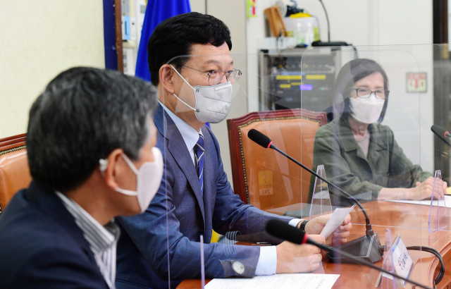 더불어민주당 송영길 대표가 24일 국회 당대표 회의실에서 열린 안보전문가 자문회의에서 발언하고 있다. 연합뉴스
