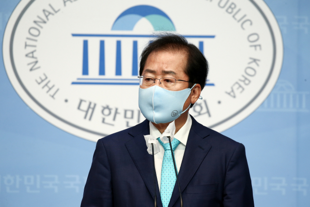국민의힘에 복당한 홍준표 의원. 연합뉴스