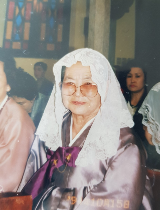 2000년 대구 두산성당 신년미사에 참례한 허분이 여사