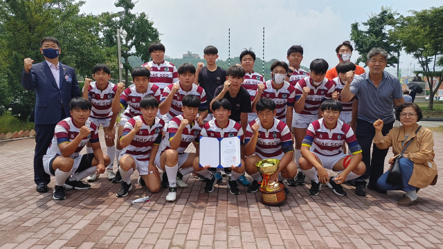 제74회 전국 종별 선수권대회(중등부)에서 우승한 대서중학교 럭비부. 대구시교육청 제공
