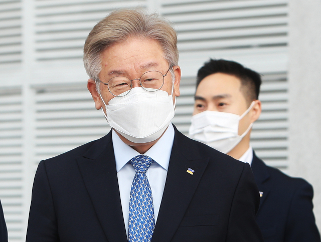 이재명 경기도지사가 28일 오전 경기도 수원시 경기아트센터에서 열린 
