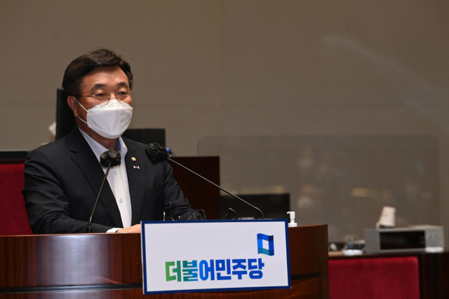 더불어민주당 윤호중 원내대표가 1일 오후 국회에서 열린 의원총회에서 발언하고 있다. 연합뉴스