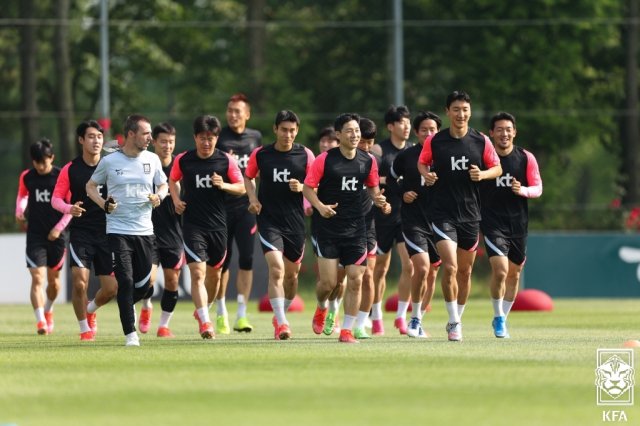 2022 카타르 월드컵 최종예선 진출을 확정한 벤투호가 레바논을 상대로 2차 예선 마지막 경기를 앞두고 지난달 11일 경기도 파주트레이닝센터(NFC)에서 축구 국가대표팀이 훈련하고 있다. 연합뉴스