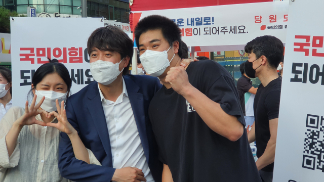 국민의힘 이준석 대표가 2일 오후 충남 천안시 신부문화공원에서 열린 