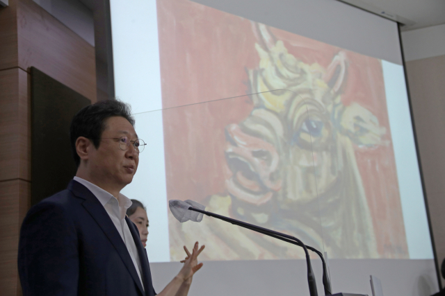 황희 문화체육관광부 장관이 7일 오전 정부서울청사에서 