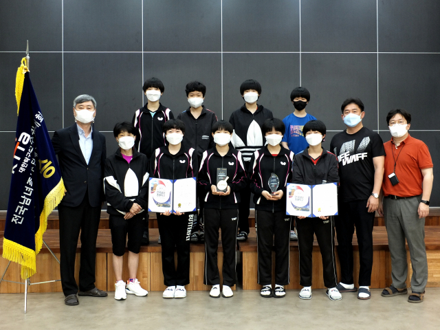 5일 제67회 전국남녀종별탁구대회 여중부 단체전 결승전에서 우승을 차지한 상서중 탁구부. 대구시교육청 제공