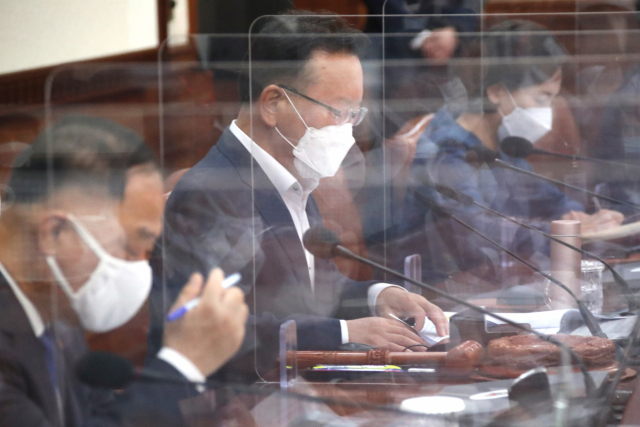 김부겸 국무총리가 13일 정부서울청사에서 열린 국무회의를 주재하고 있다. 연합뉴스