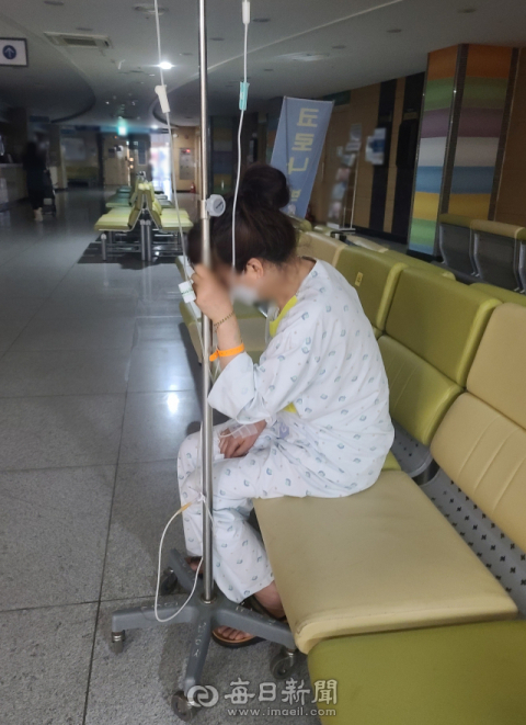 안동의 A새마을금고에서 근무하는 B씨는 최근 쓰러져 병원 치료를 받고 있다. B씨는 자신의 건강 문제가 