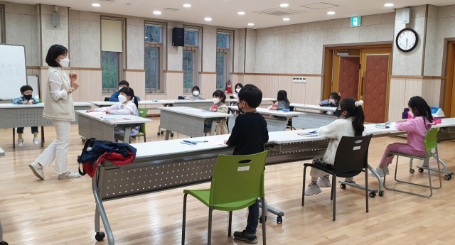 안동시립어린이도서관은 방학을 맞아 어린이 문화교실을 운영한다. 안동시 제공