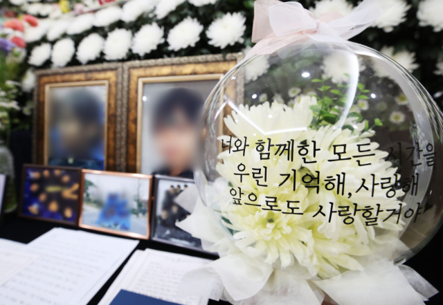 국방부 합동수사단이 성추행 피해 공군 부사관 사망사건에 대한 중간 수사 결과를 발표한 9일 오전 경기도 성남시 국군수도병원에 마련된 고(故) 이 모 중사 추모소 모습. 연합뉴스