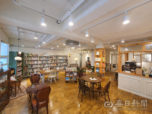 대구 수성구 신매동의 인문학책방 