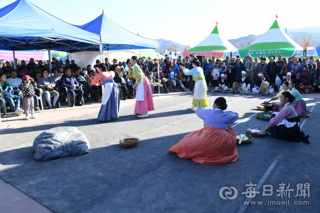 전통 덴동어미 공연 모습. 영주시 제공