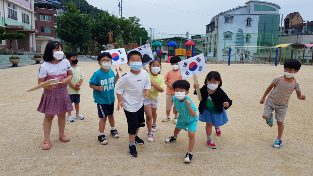 지난달 30일 안동 동부초등학교 학생들이 