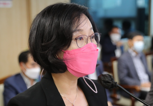 김현아 서울주택도시공사(SH) 사장 후보자가 27일 오전 서울 중구 서울시의회 별관에서 열린 인사청문회에서 발언하고 있다. 연합뉴스