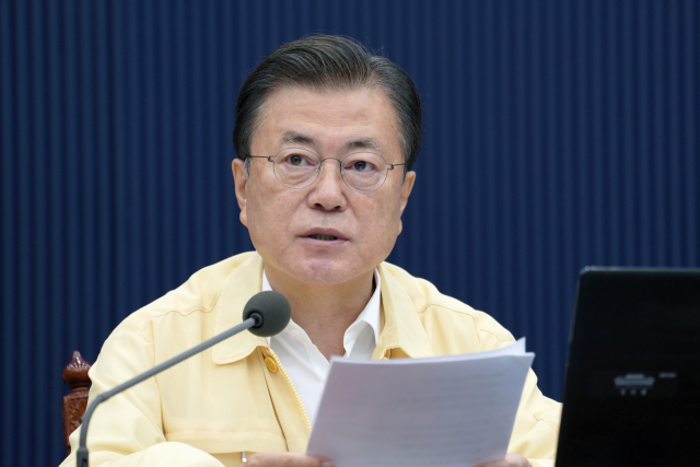 문재인 대통령이 3일 청와대에서 열린 제34회 국무회의에서 발언하고 있다. 연합뉴스