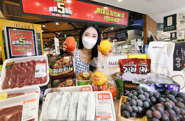 홈플러스는 광복절과 임시공휴일 전휴로 올 여름 마지막 연휴를 맞아 오는 12일부터 16일까지 전국 매장과 홈플러스 온라인에서 