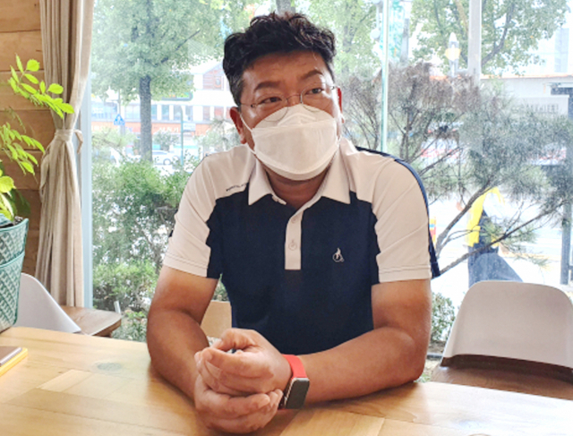 정재헌 대구 중구청 양궁팀 감독. 정 감독은 이번 2020 도쿄올림픽 남자 양궁 대표팀 코치로 활약했다. 배주현 기자