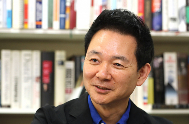 국민의힘 호남 출신 대권주자 장성민 전 의원이 3일 서울 마포구 세계와동북아평화포럼 사무실에서 연합뉴스와 인터뷰하고 있다. 연합뉴스