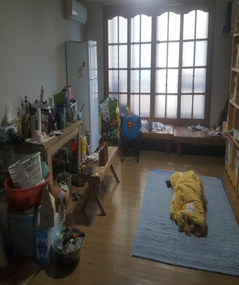 대구 달서구에 거주하는 아동 주거빈곤가구의 집. 초록우산 어린이재단 대구지역본부 제공