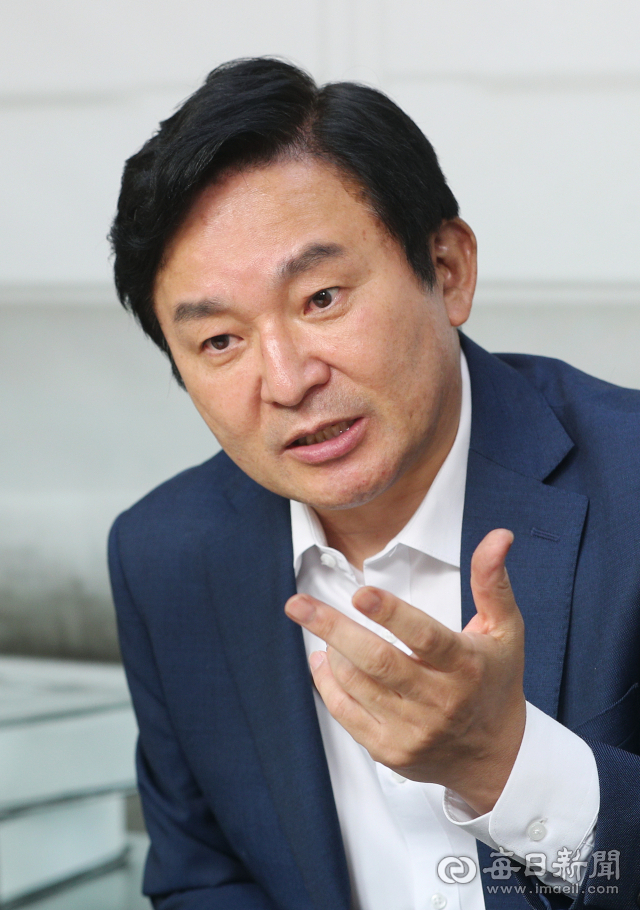 국민의힘 대권주자인 원희룡 전 제주도지사가 지난 20일 매일신문사에서 인터뷰를 하고 있다. 매일신문 DB