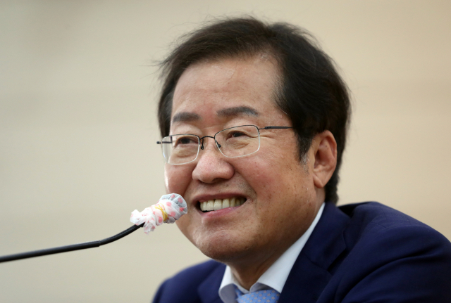 국민의힘 대권주자인 홍준표 의원이 3일 오후 경남 창원시 의창구 국민의힘 경남도당에서 열린 