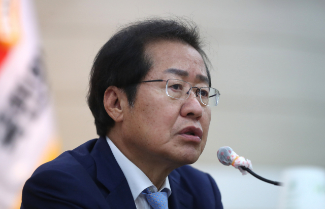 국민의힘 대권주자인 홍준표 의원이 3일 오후 경남 창원시 의창구 국민의힘 경남도당에서 열린 
